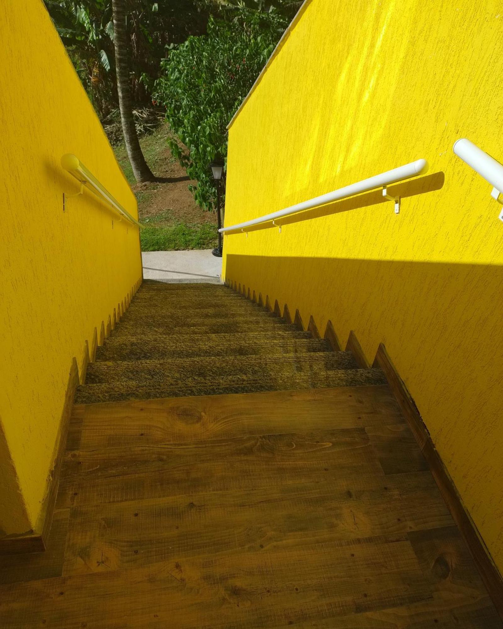 Hospedagem Encantos Da Serra อิตาชายยา ภายนอก รูปภาพ