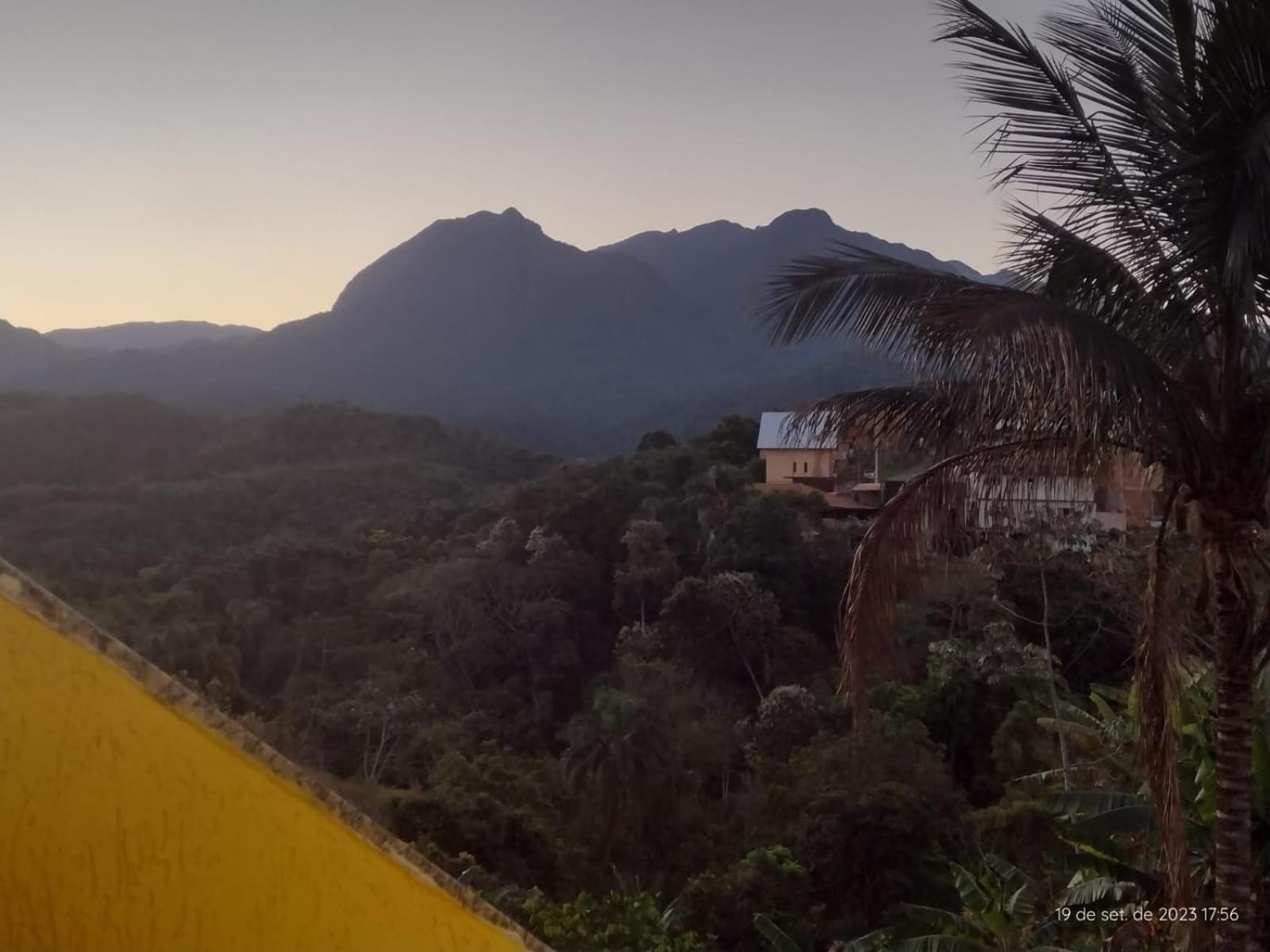 Hospedagem Encantos Da Serra อิตาชายยา ภายนอก รูปภาพ